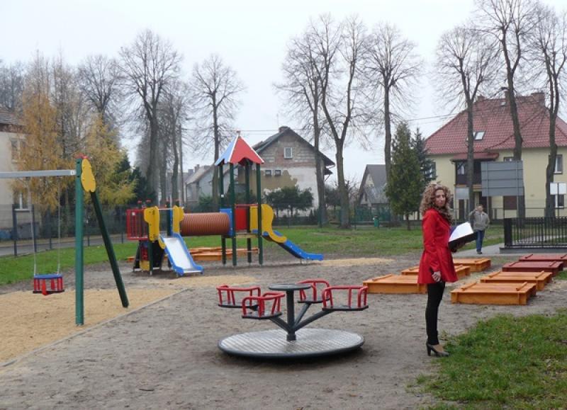 Nowy plac zabaw w Nowogrodcu