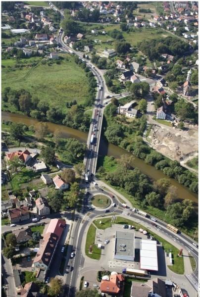 Postpuj prace przy dokumentacji na przebudow/budow mostu przez rzek Bbr w Bolesawcu