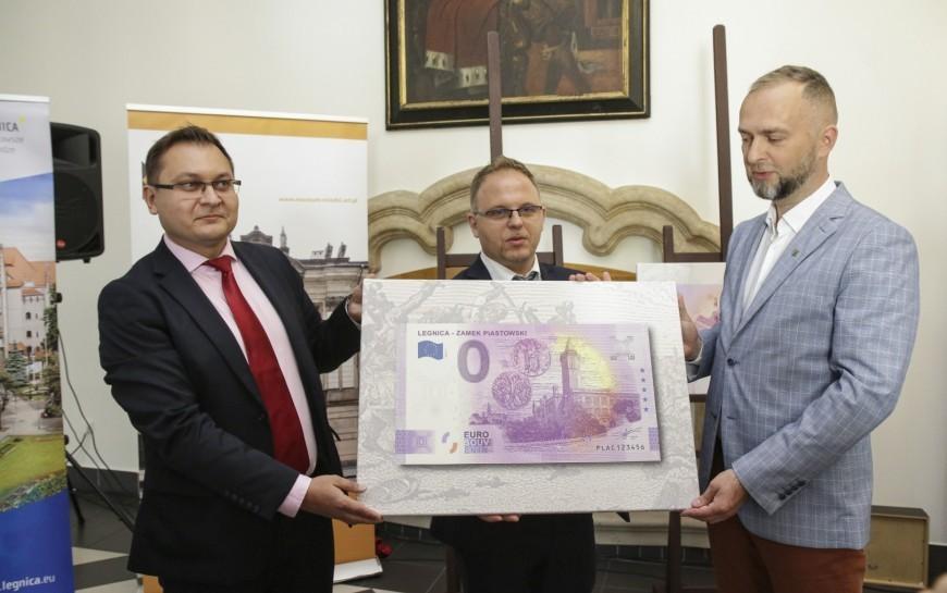 Rusza sprzeda wyjtkowego banknotu powiconego Legnicy